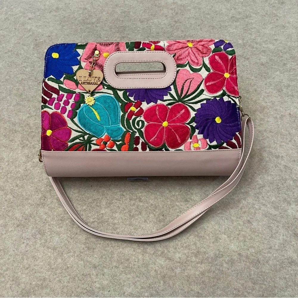 Artesanal Floral Embroidered Light Pink Clutch Shoulder Bag Mexico Boho Artisan